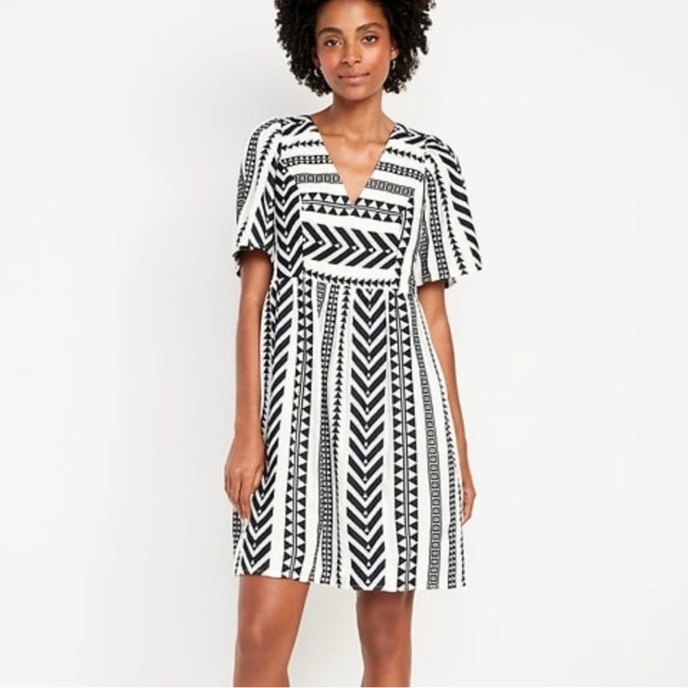 Old Navy Black and White Geometric Midi Dress